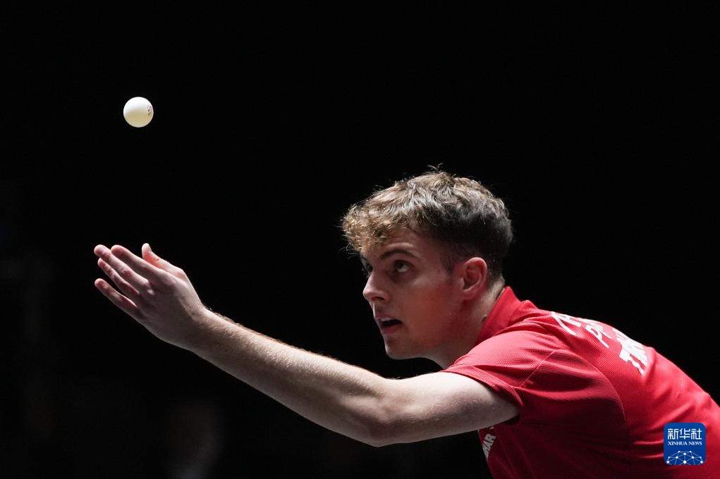 她的教练曾 她的教练曾