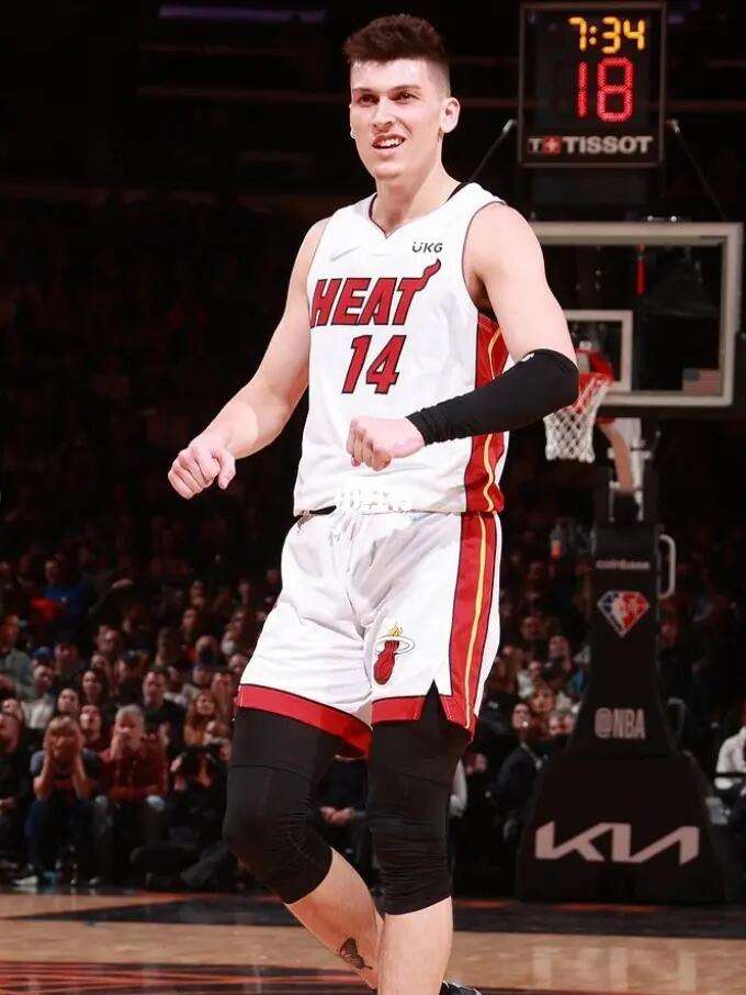 他在防守端 他在防守端