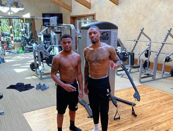 关键球员负 关键球员负